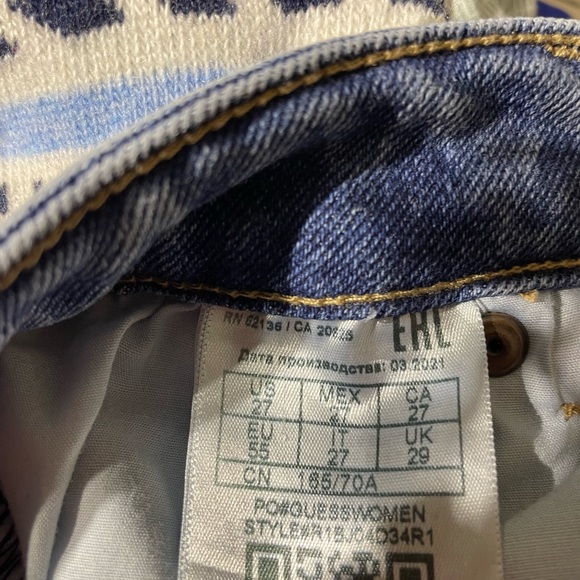 Guess Jeans - Picture 5 of 5